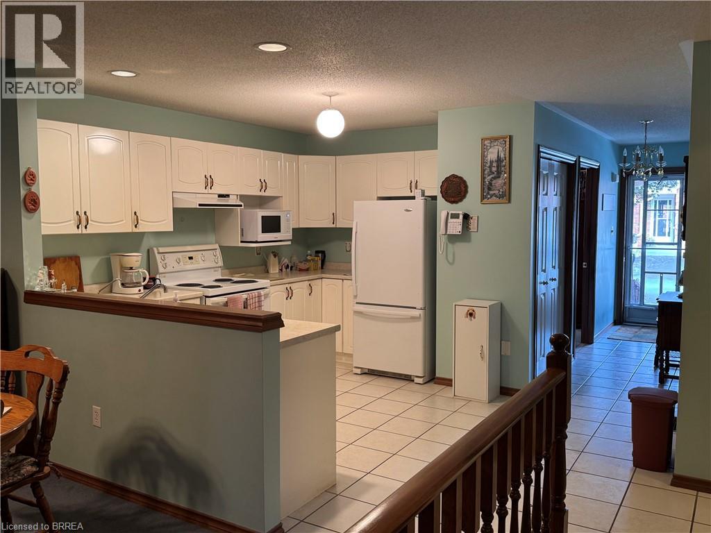 #16 60 WHITLAW Way - 12