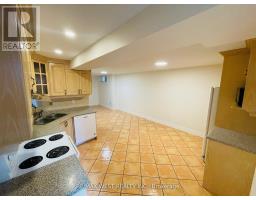 Living room - 94a Mulock Avenue, Toronto, ON M6N3C6 Photo 8