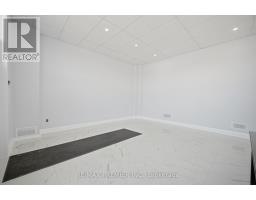 34 Rivalda Road E, Toronto, ON M9M2M3 Photo 14