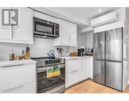 Upper - 61 Edwin Avenue, Toronto, ON M6P3Z5 Photo 10