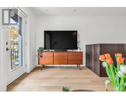 Upper - 61 Edwin Avenue, Toronto, ON M6P3Z5 Photo 21
