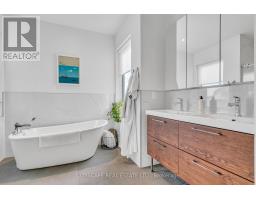 Upper - 61 Edwin Avenue, Toronto, ON M6P3Z5 Photo 42