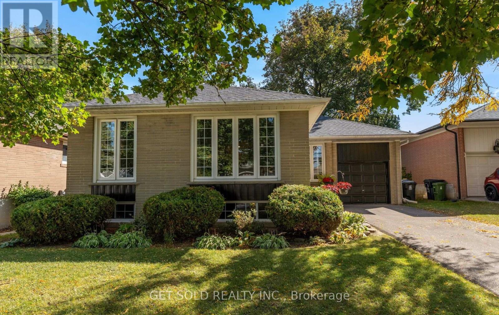 7 Watercliffe Road, Toronto, ON photo 2