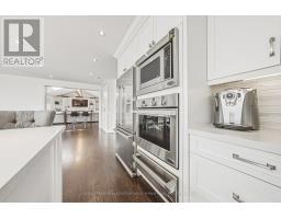 Living room - 52 Joymar Drive, Mississauga, ON L5M1E9 Photo 12