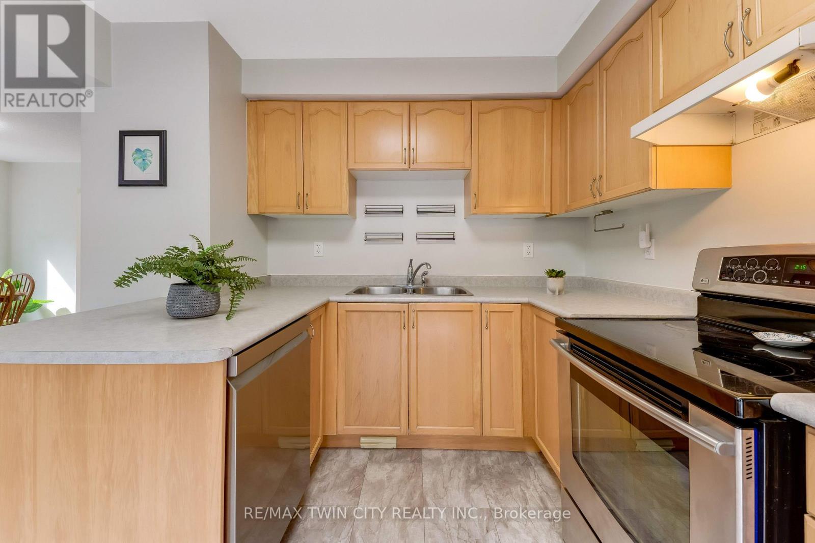 28 NANCROFT CRESCENT - 5