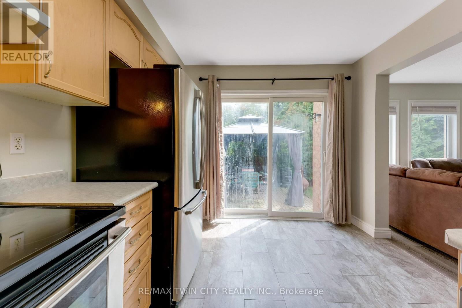28 NANCROFT CRESCENT - 6