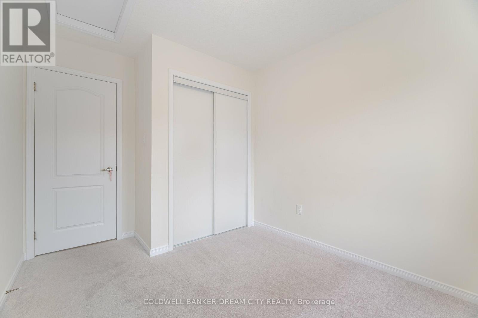 227 GILLESPIE DRIVE - 32