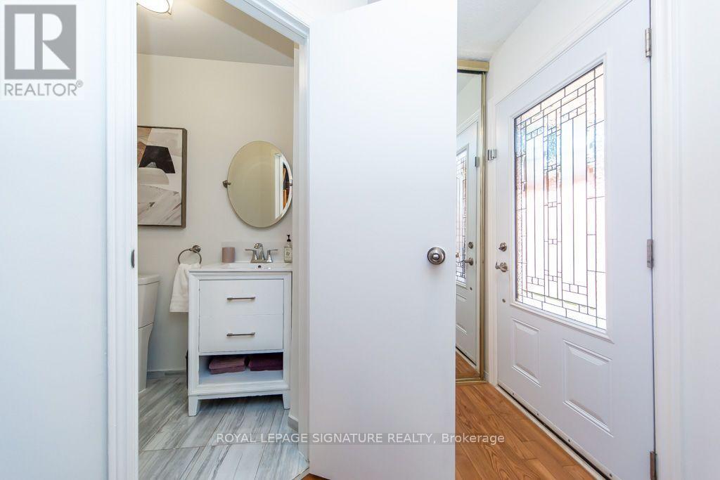 28 Augusta Court, Markham, ON photo 4