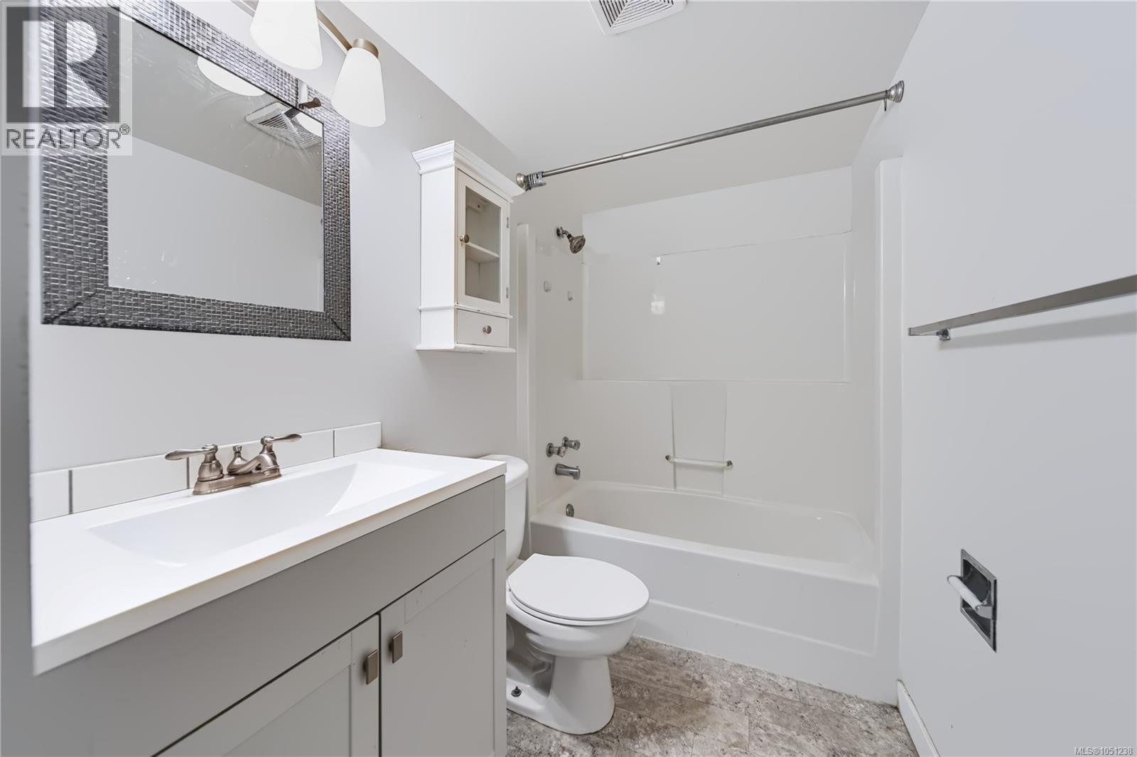 101 6715 Dover Rd, Nanaimo