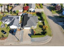 878 Temple St, Parksville, BC V9P2L8 Photo 15