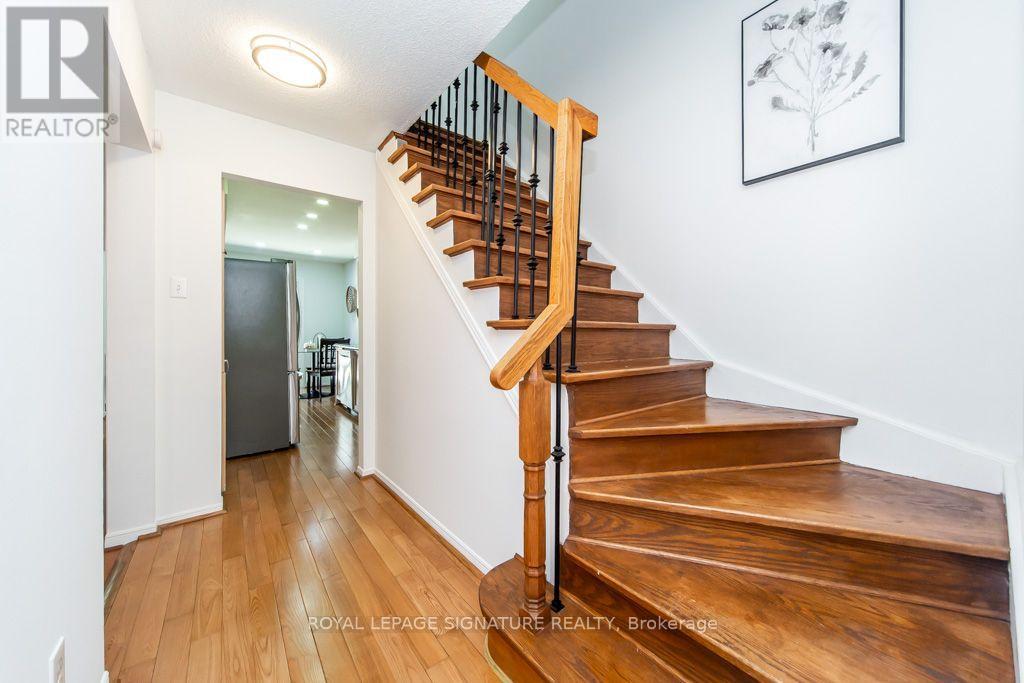 28 Augusta Court, Markham, ON photo 3