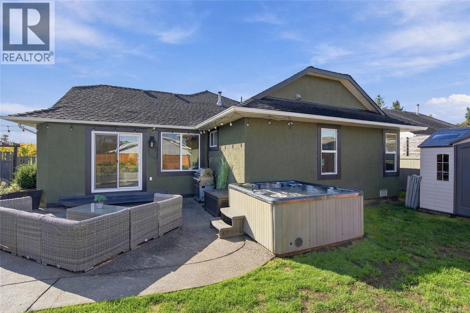 878 Temple St - 37