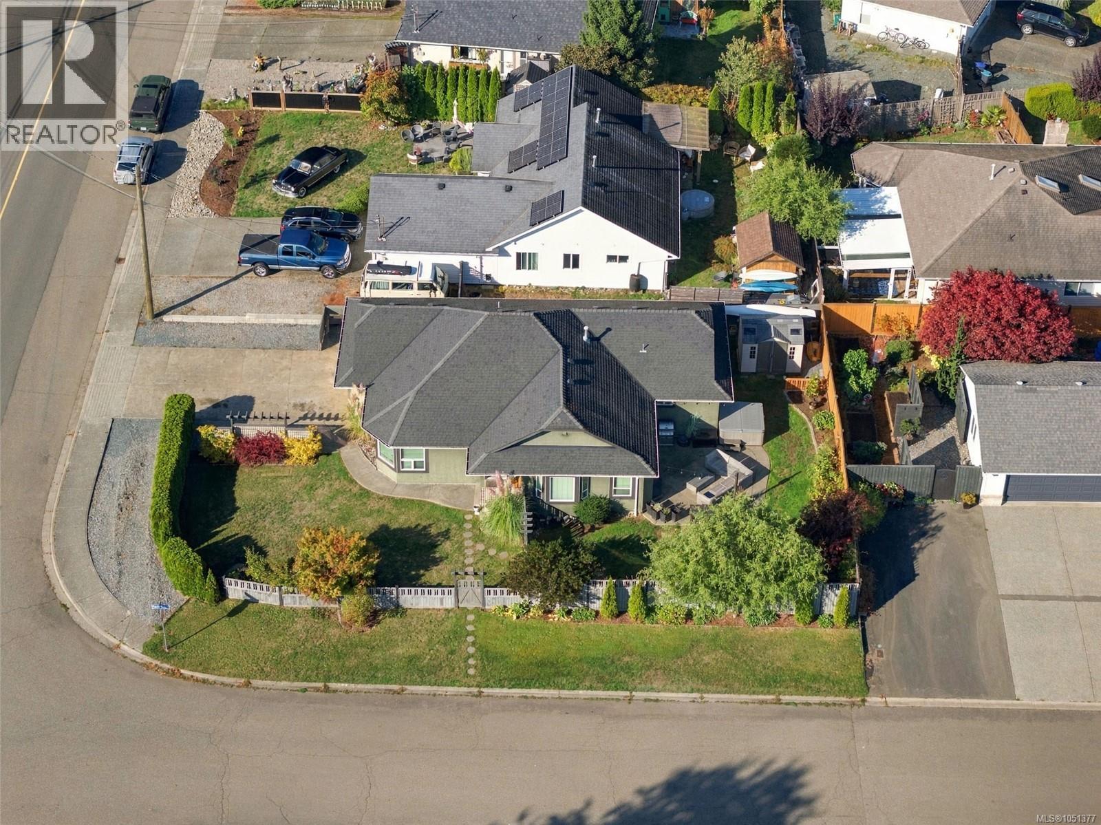 878 Temple St - Image 45