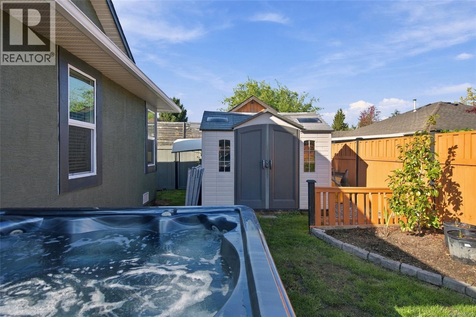 878 Temple St - Image 40