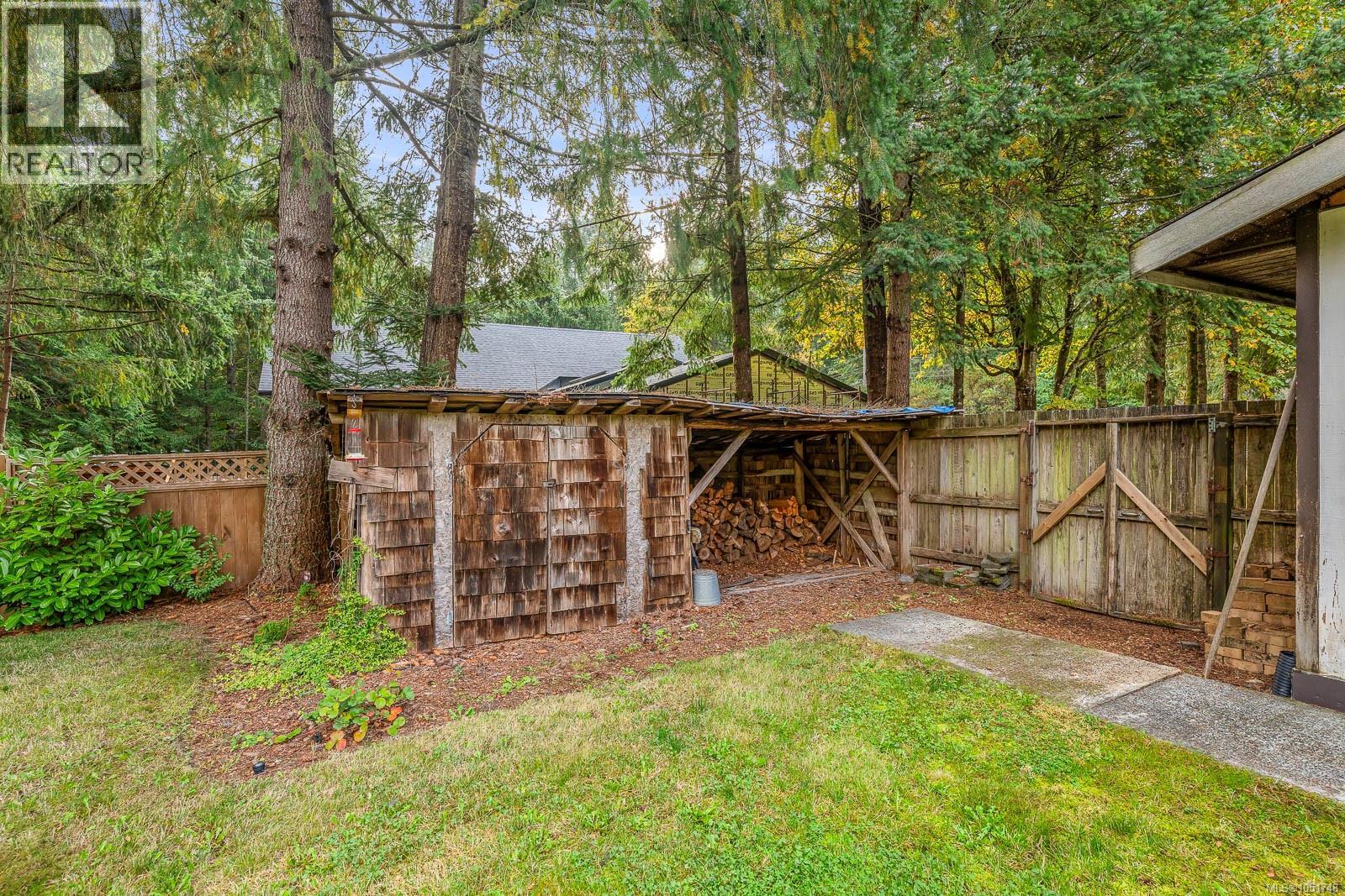1972 Greenwood Cres - 26