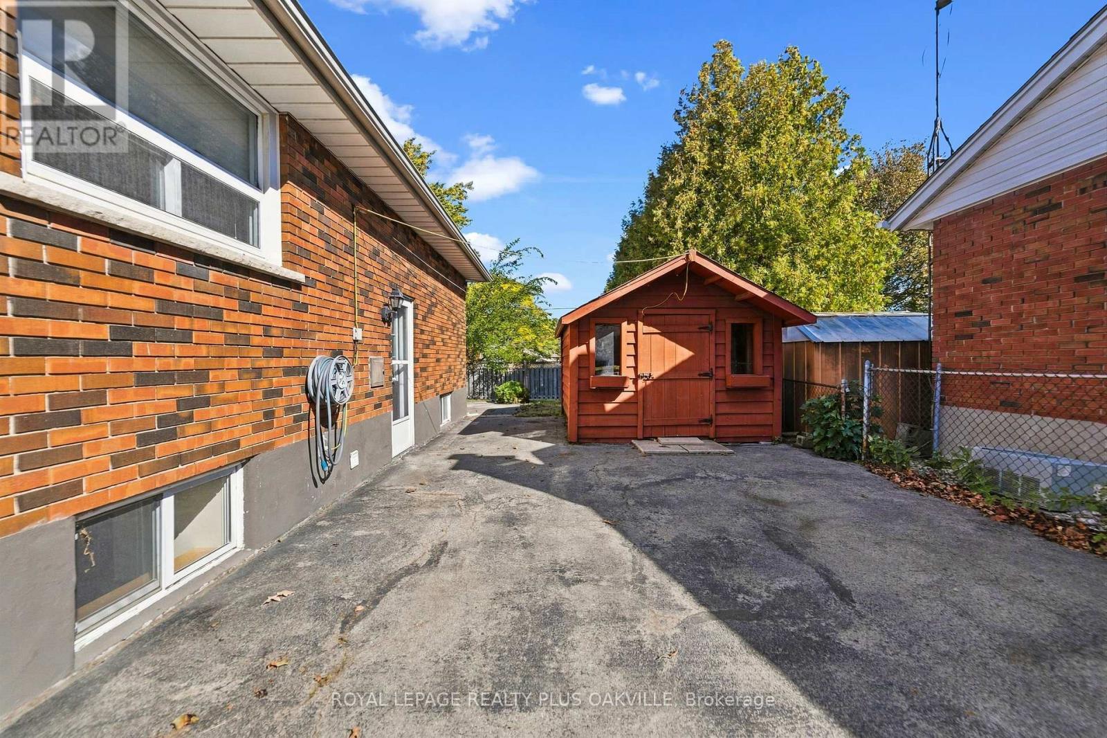 19 Endfield Avenue — photo 31