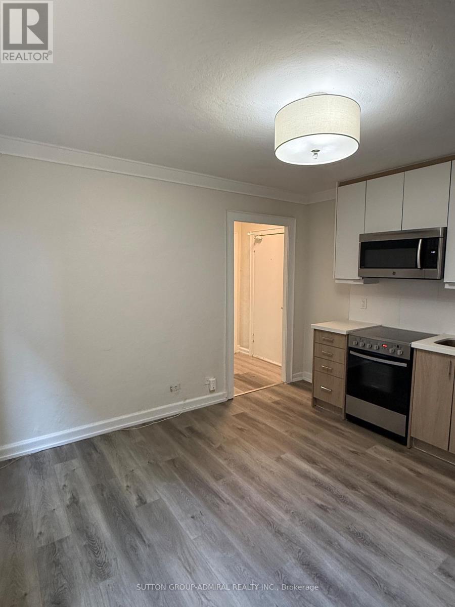 166 Eastbourne Avenue — photo 8