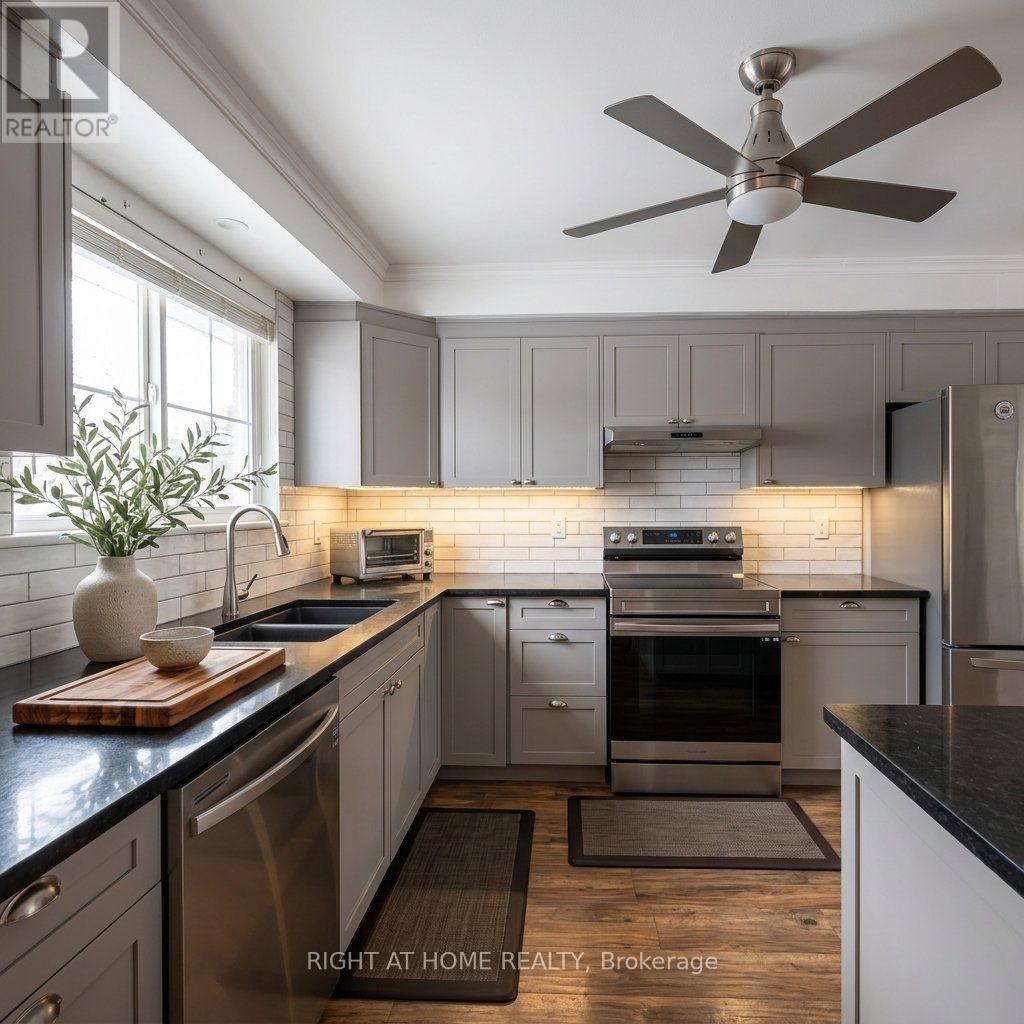7- 925 Bayly Street, Pickering, ON photo 3