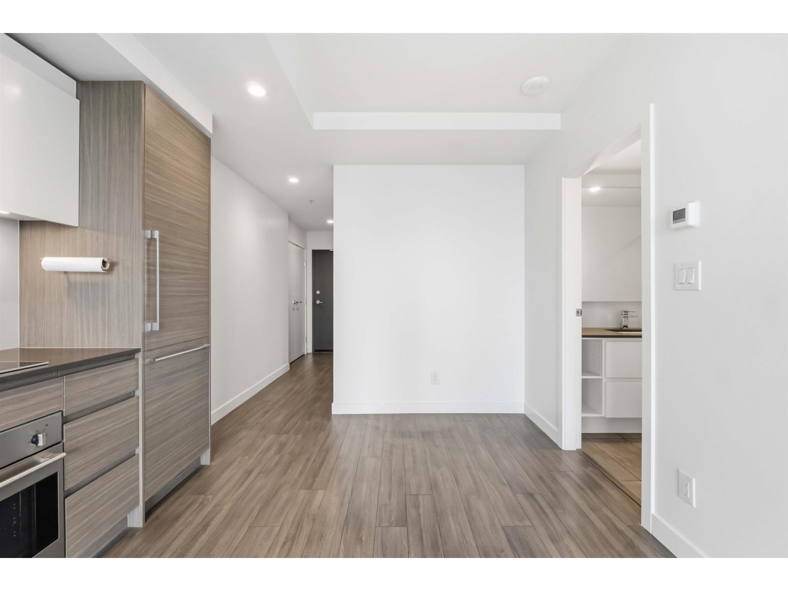 701 13615 FRASER HIGHWAY, Surrey