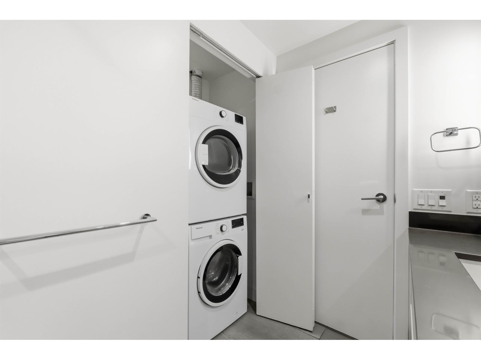 701 13615 FRASER HIGHWAY, Surrey