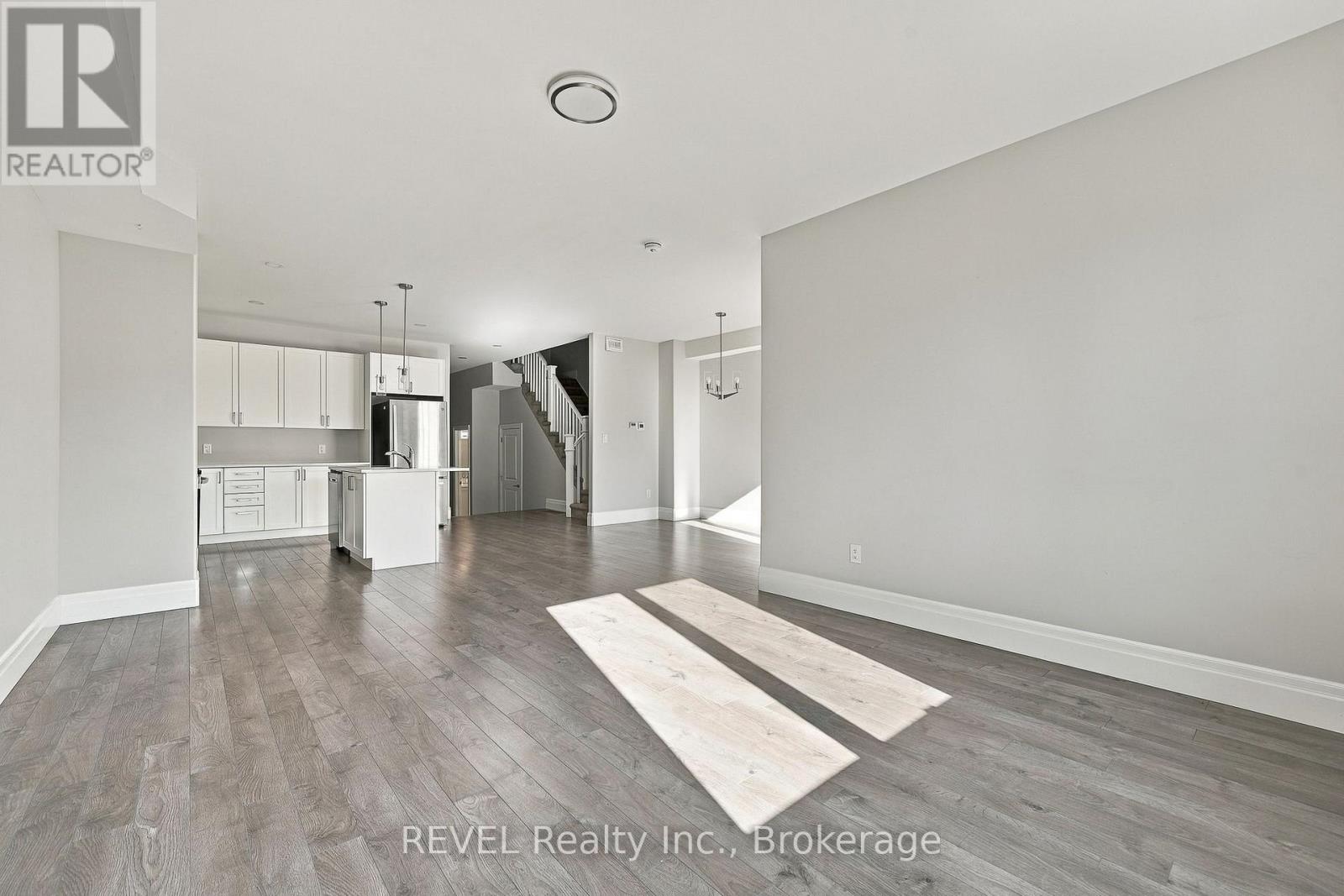 72 MARKLAND AVENUE - 16
