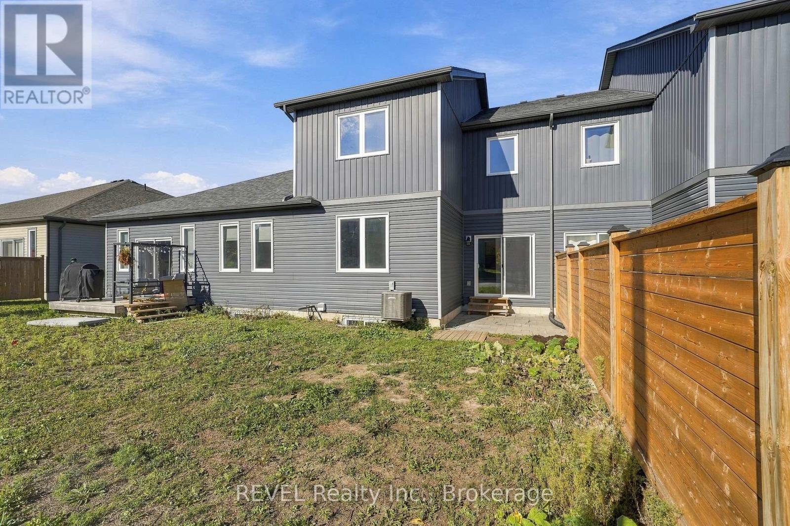 72 MARKLAND AVENUE - 42