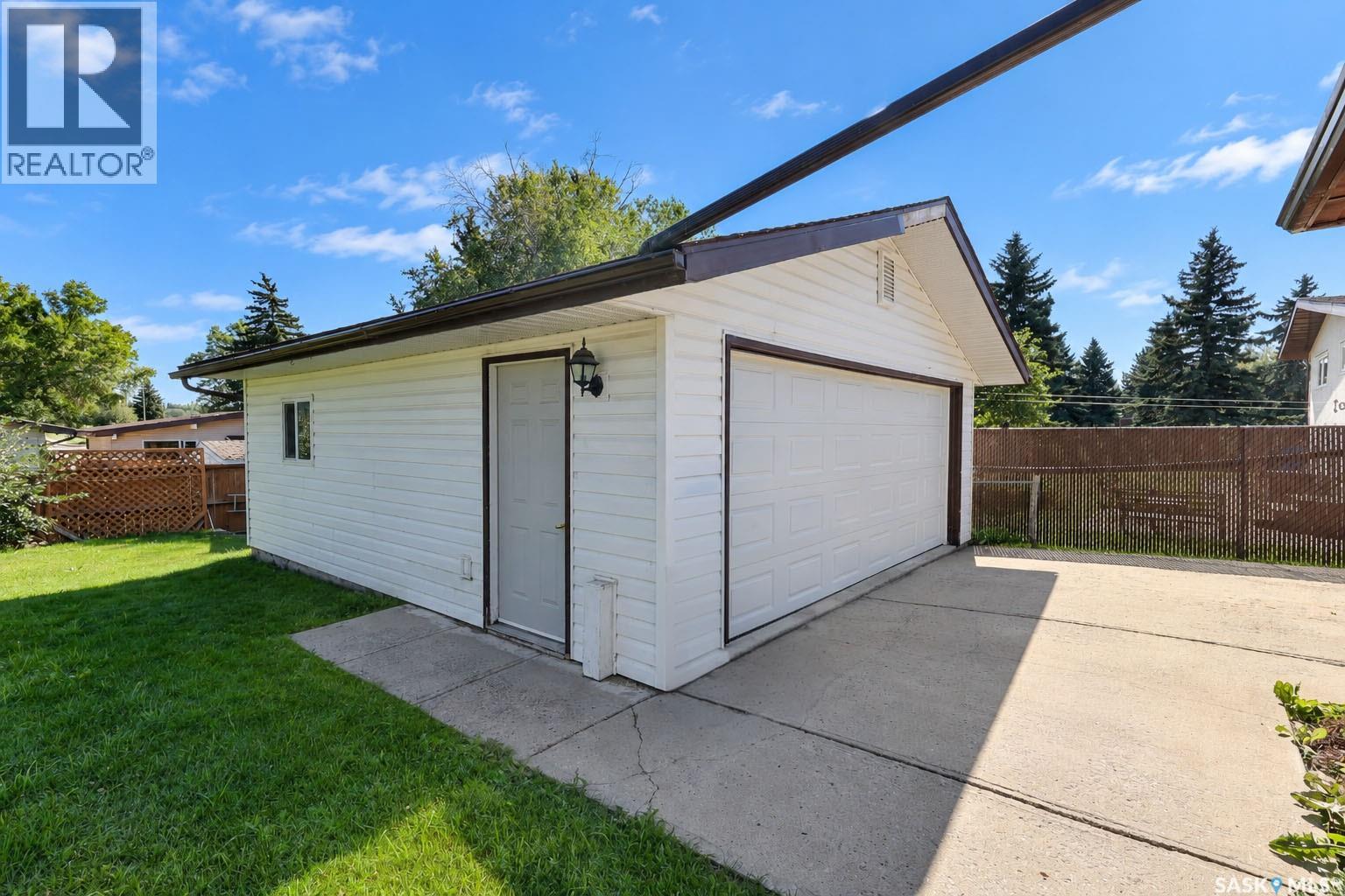 2338 McDonald AVENUE - 34