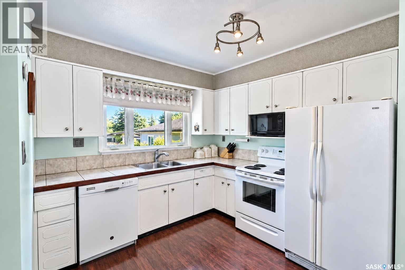2338 McDonald AVENUE - 7