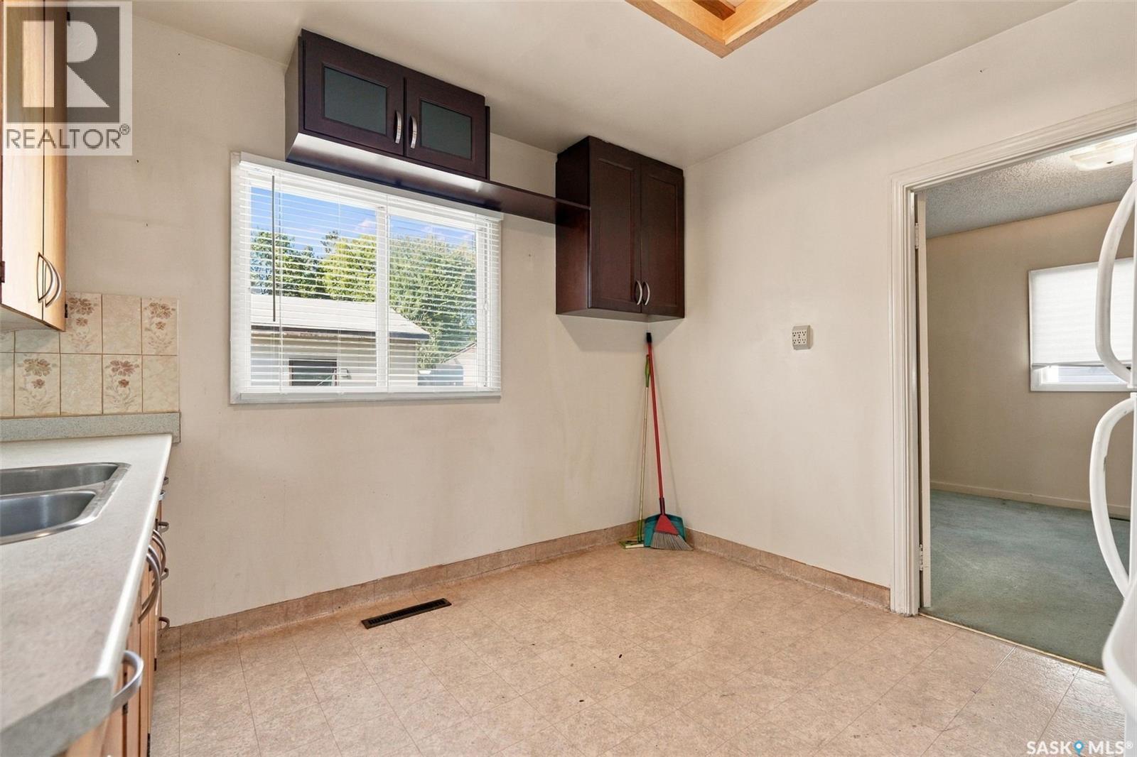 815 F AVENUE N, Saskatoon — photo 13