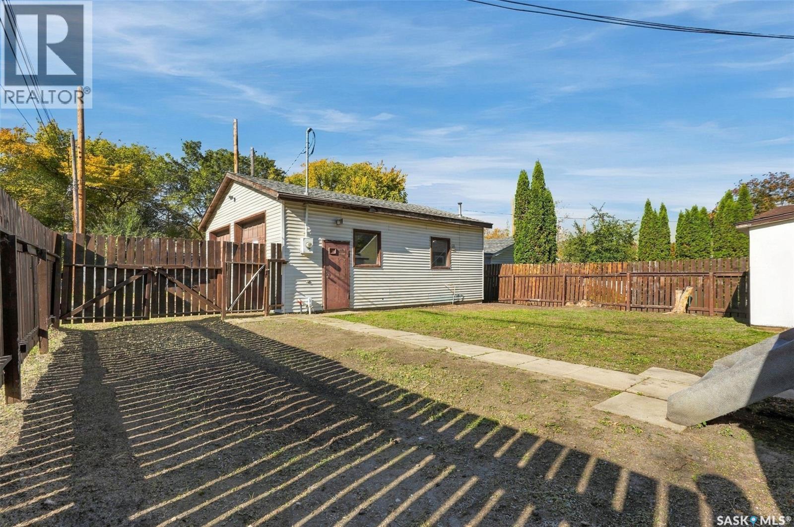 815 F AVENUE N, Saskatoon — photo 28
