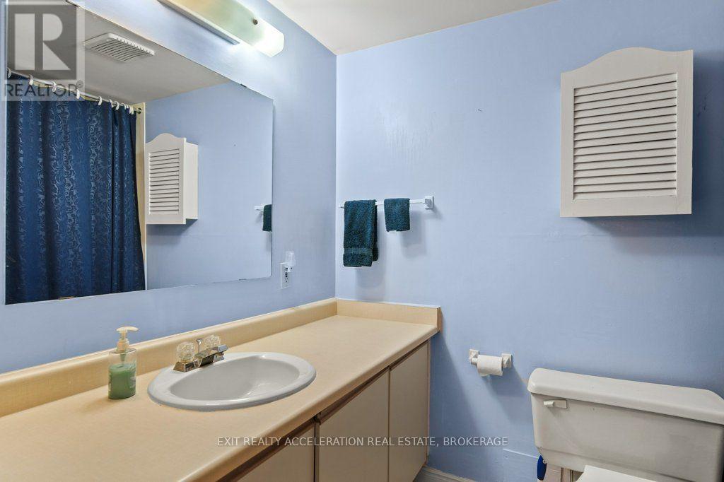 #106 7 CENTRE STREET S - Image 30