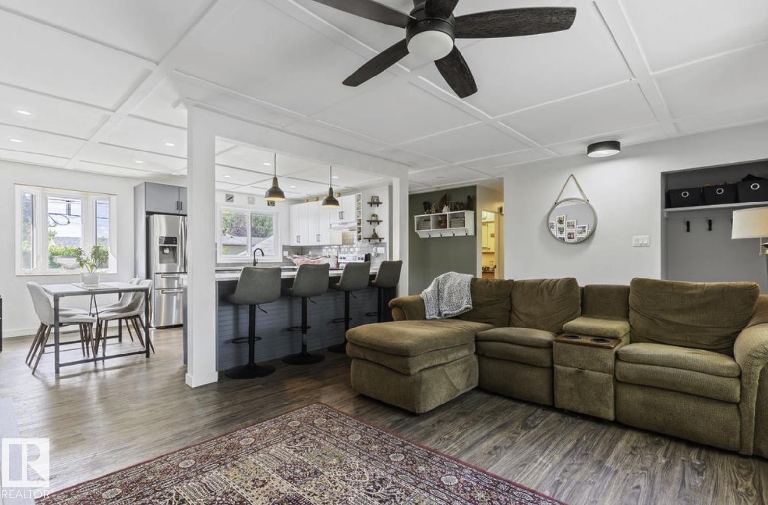 6221 44B Avenue - 10