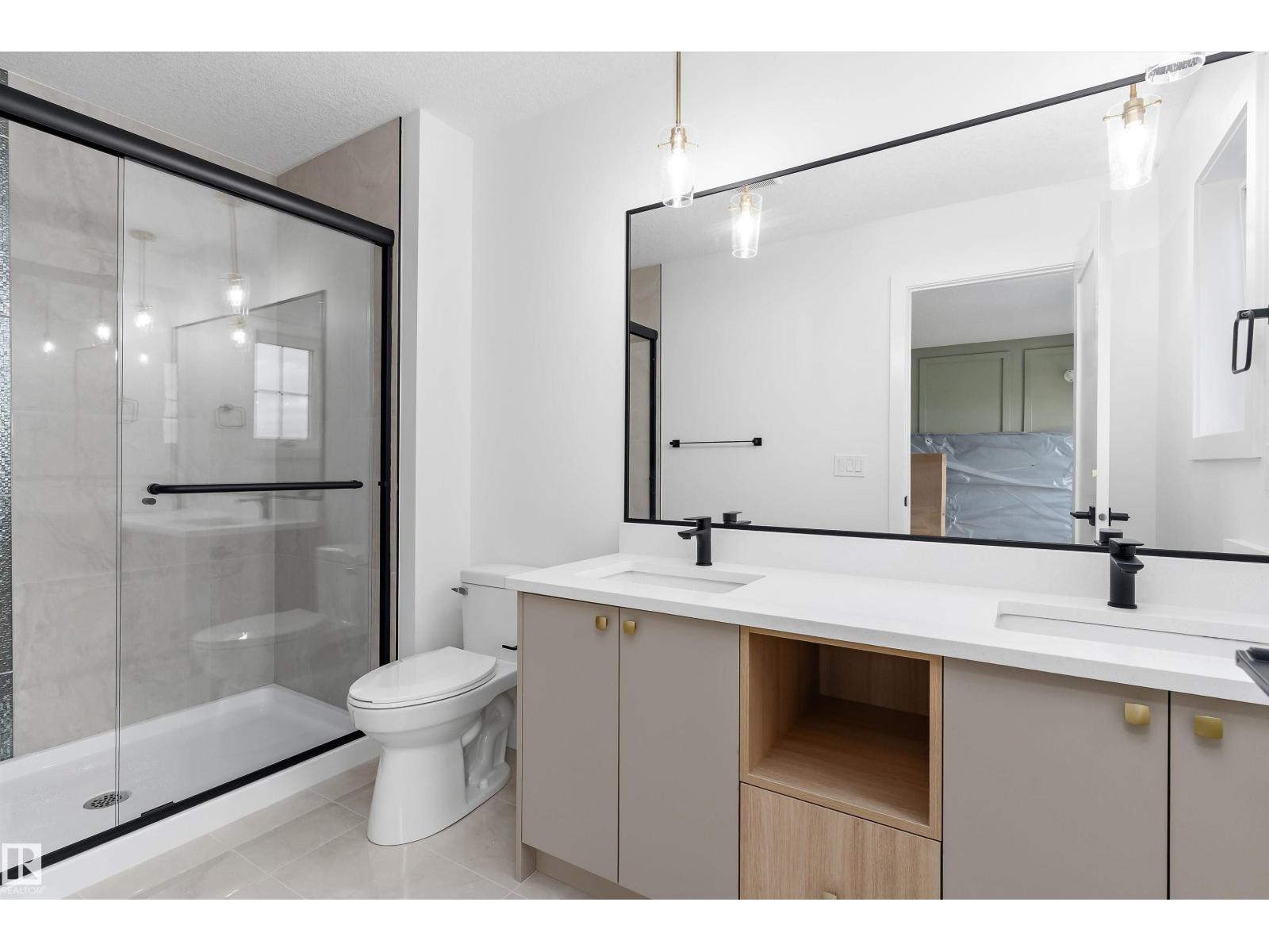 180 Pacific DR - Image 31