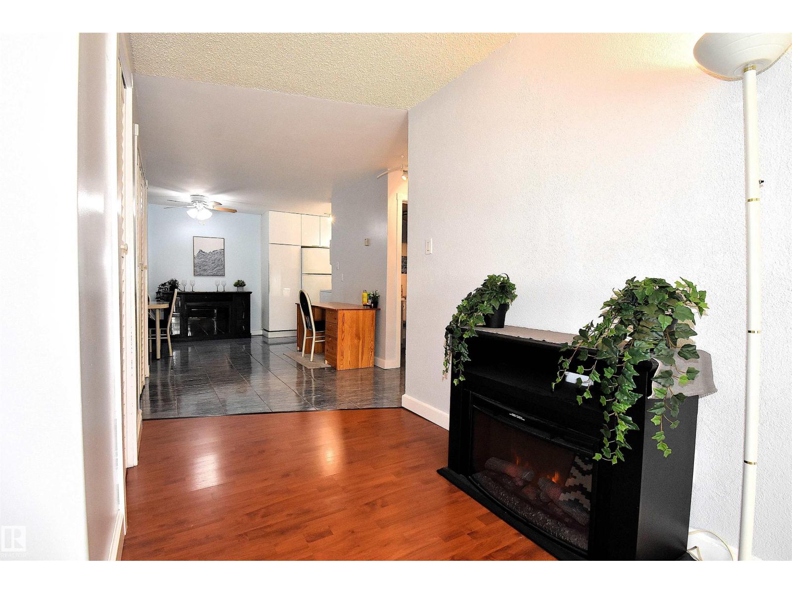 #102 11325 109 AV NW - Image 20