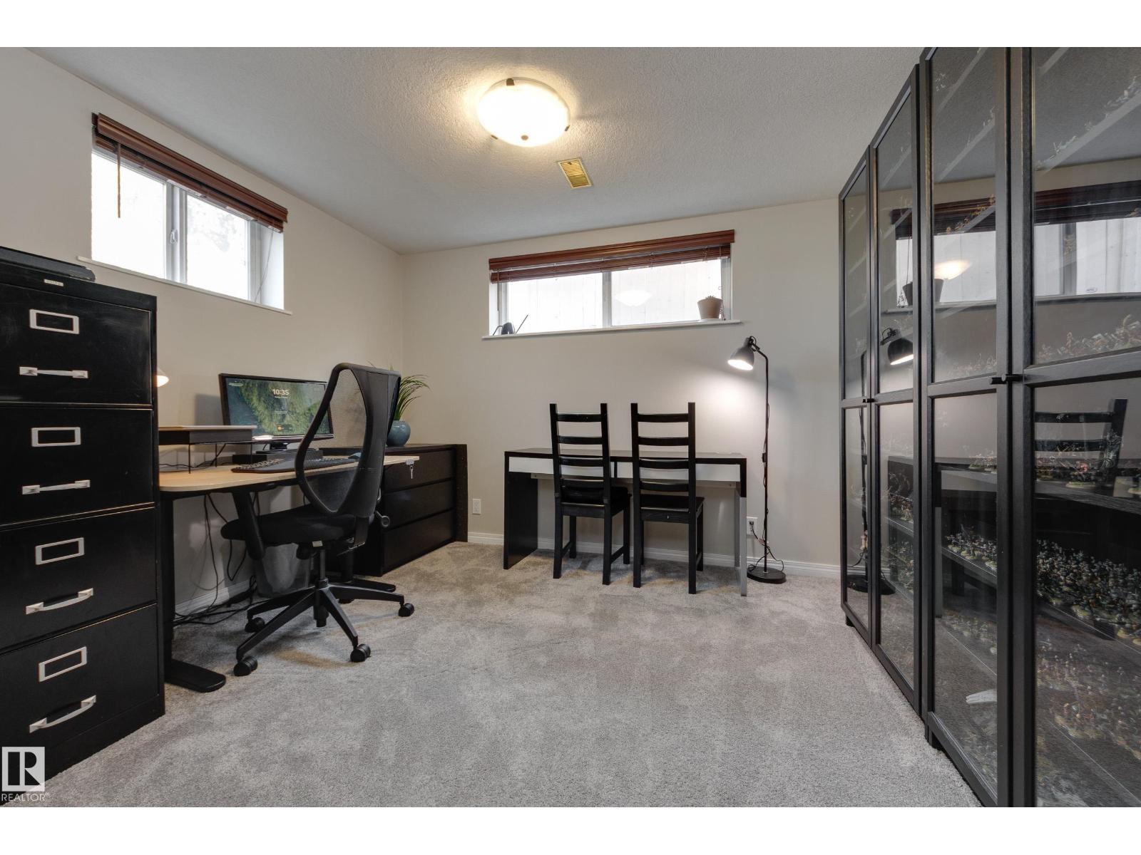 10466 159 ST NW - 27