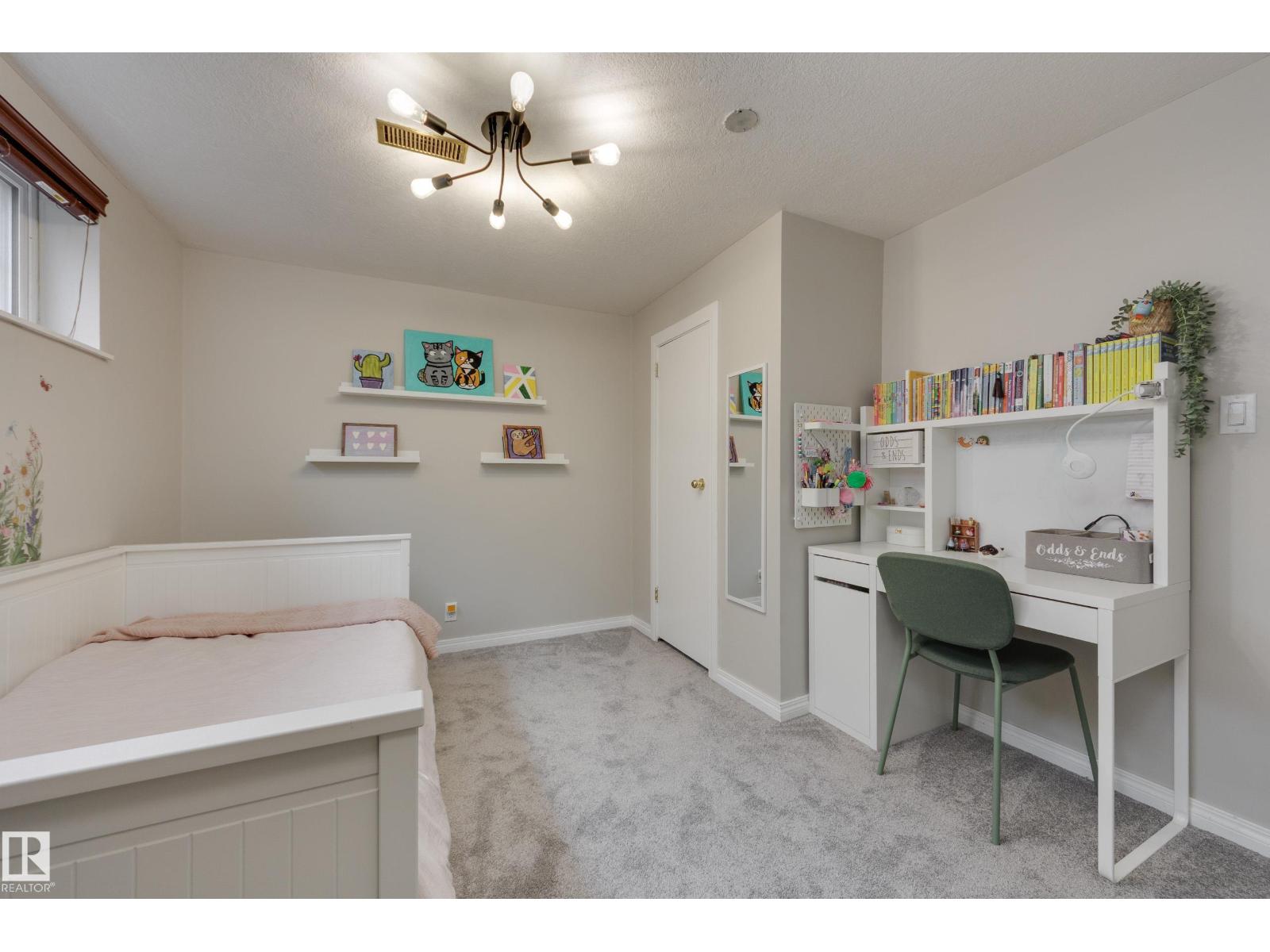 10466 159 ST NW - 29