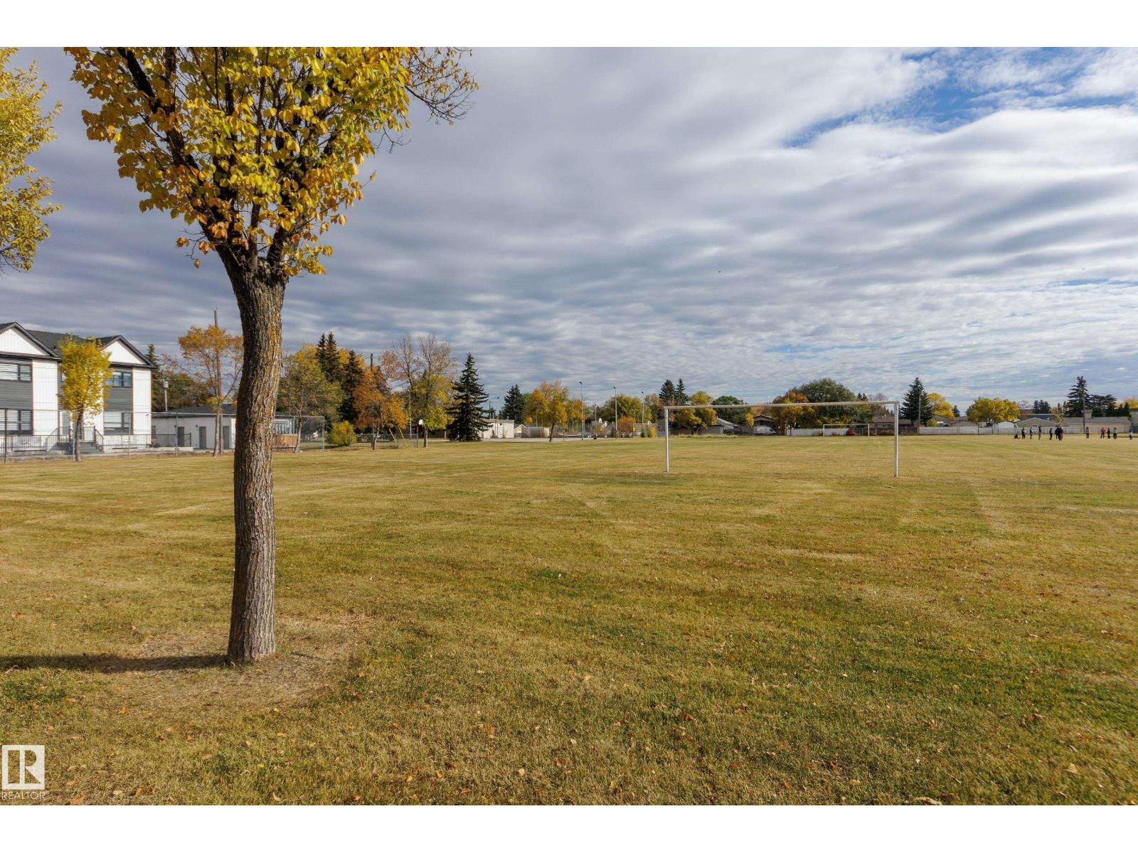 10466 159 ST NW - 45