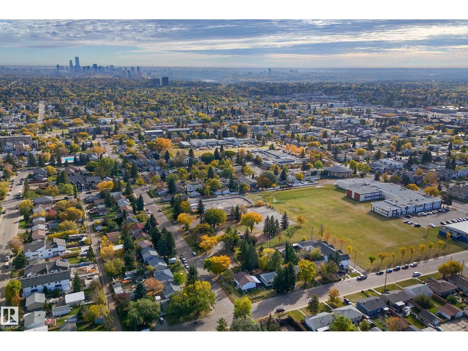 10466 159 ST NW - 52