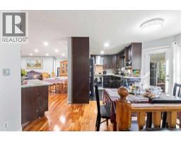 4pc Bathroom - 52 Edgepark Road Nw, Calgary, AB T3A4P8 Photo 8