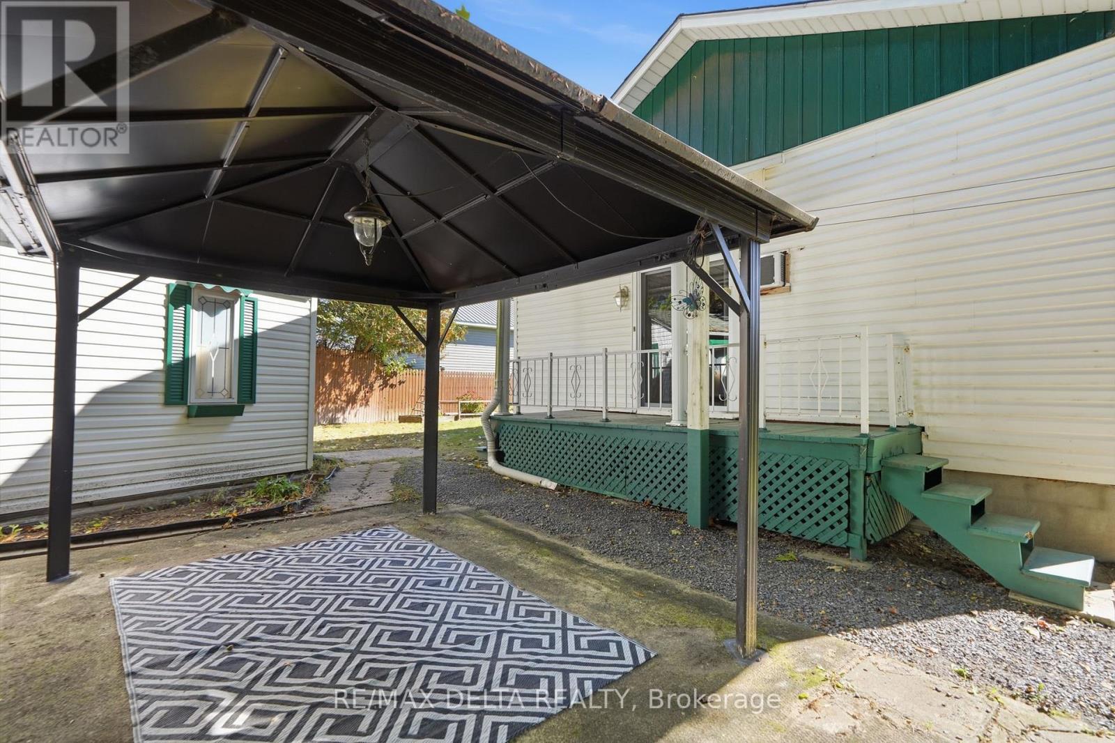 730 GERARD STREET - 33