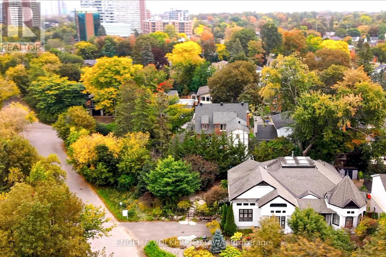 435 WESTMINSTER AVENUE - 41
