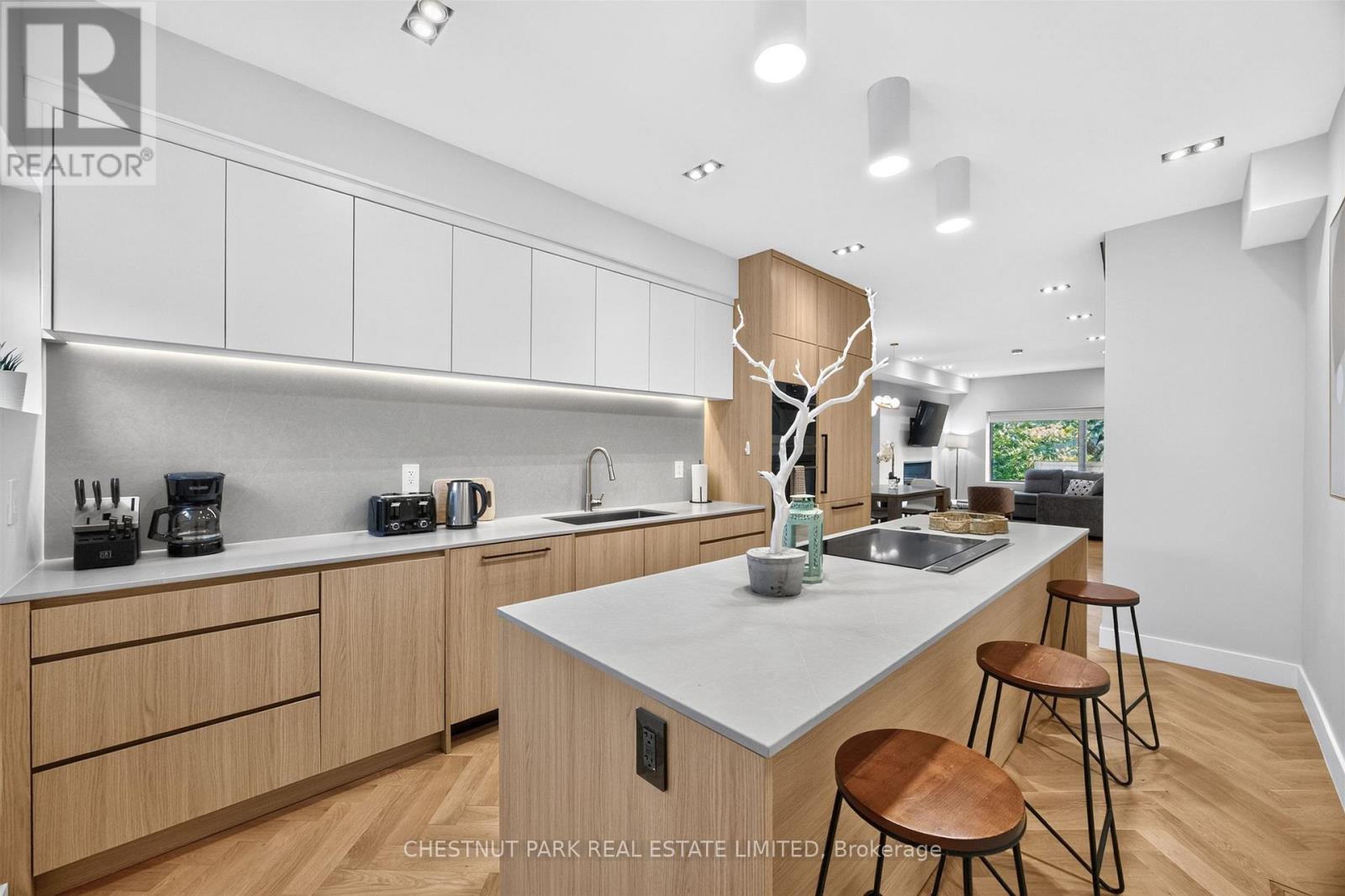 26 Caroline Avenue, Toronto, ON photo 13