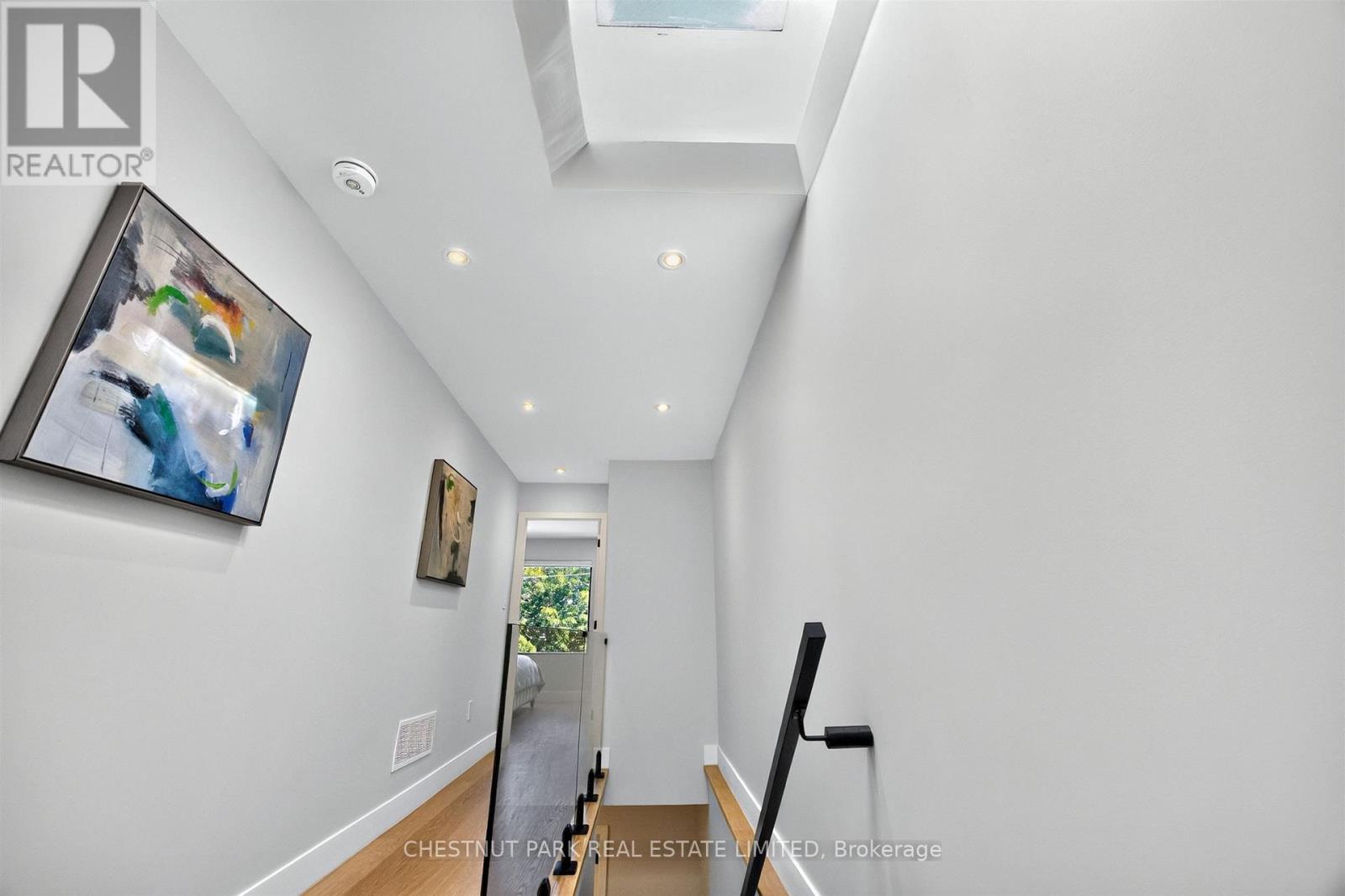 26 Caroline Avenue, Toronto, ON photo 17