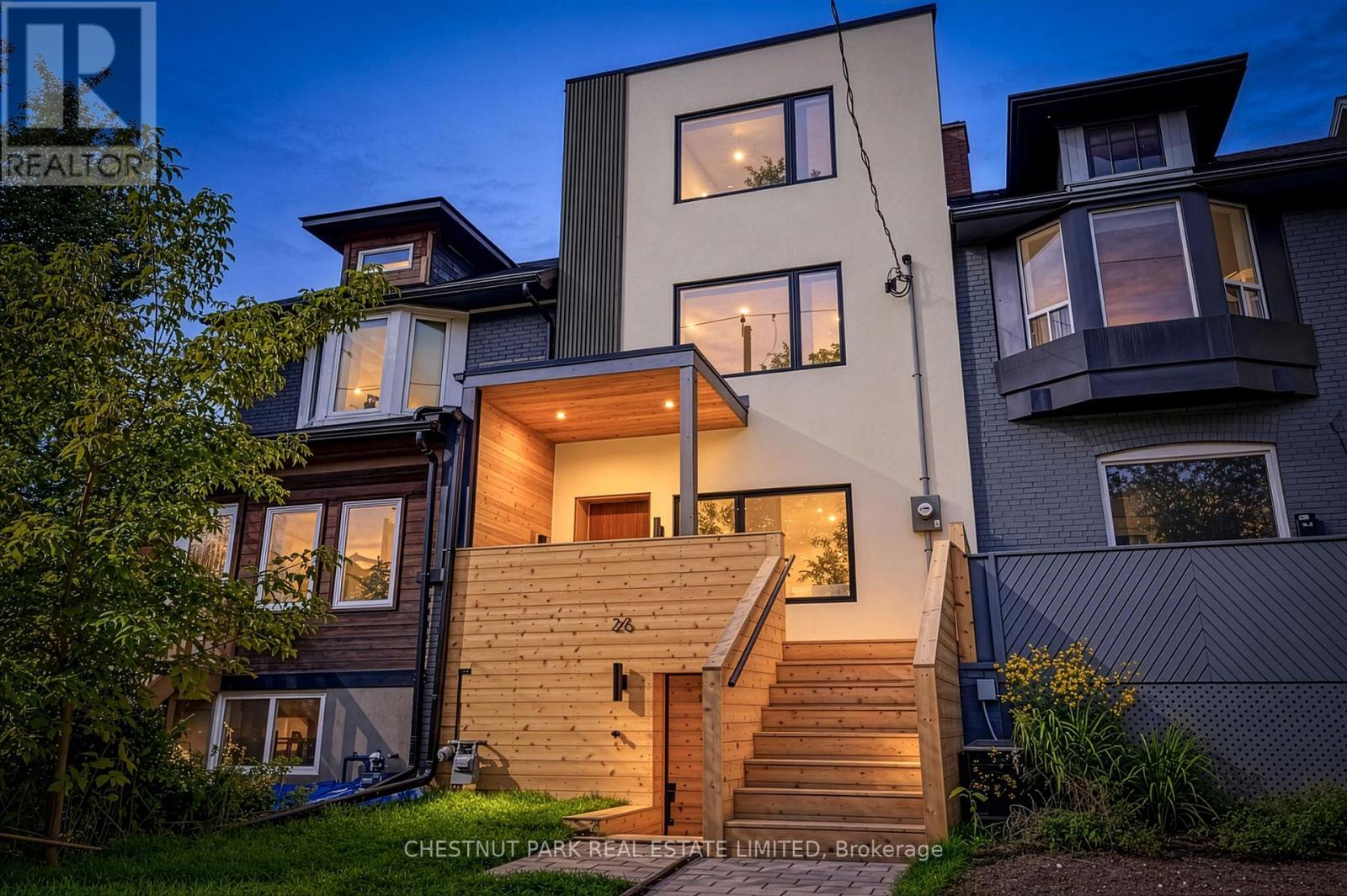 26 Caroline Avenue, Toronto, ON photo 2