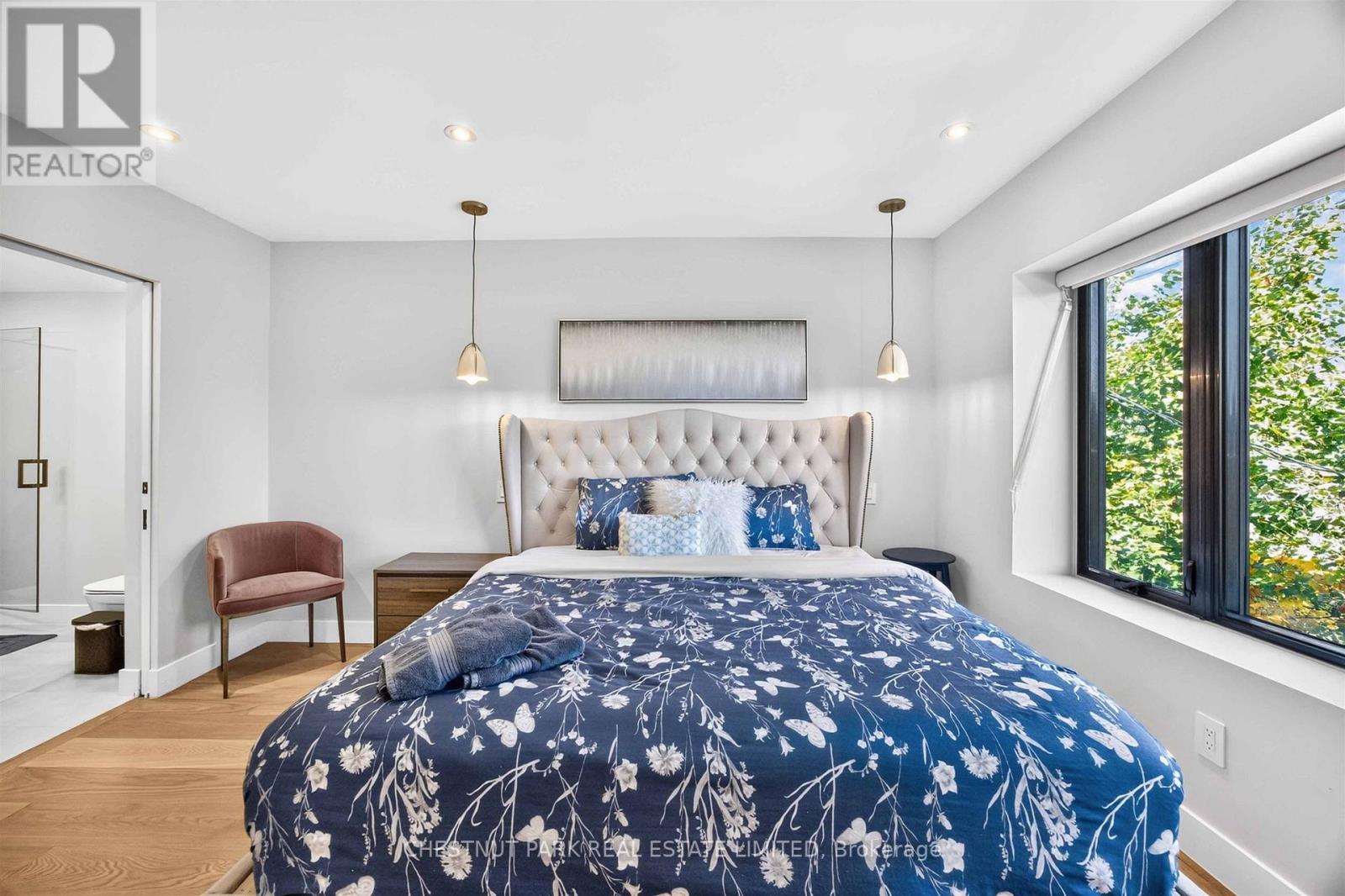 26 CAROLINE AVENUE - 25