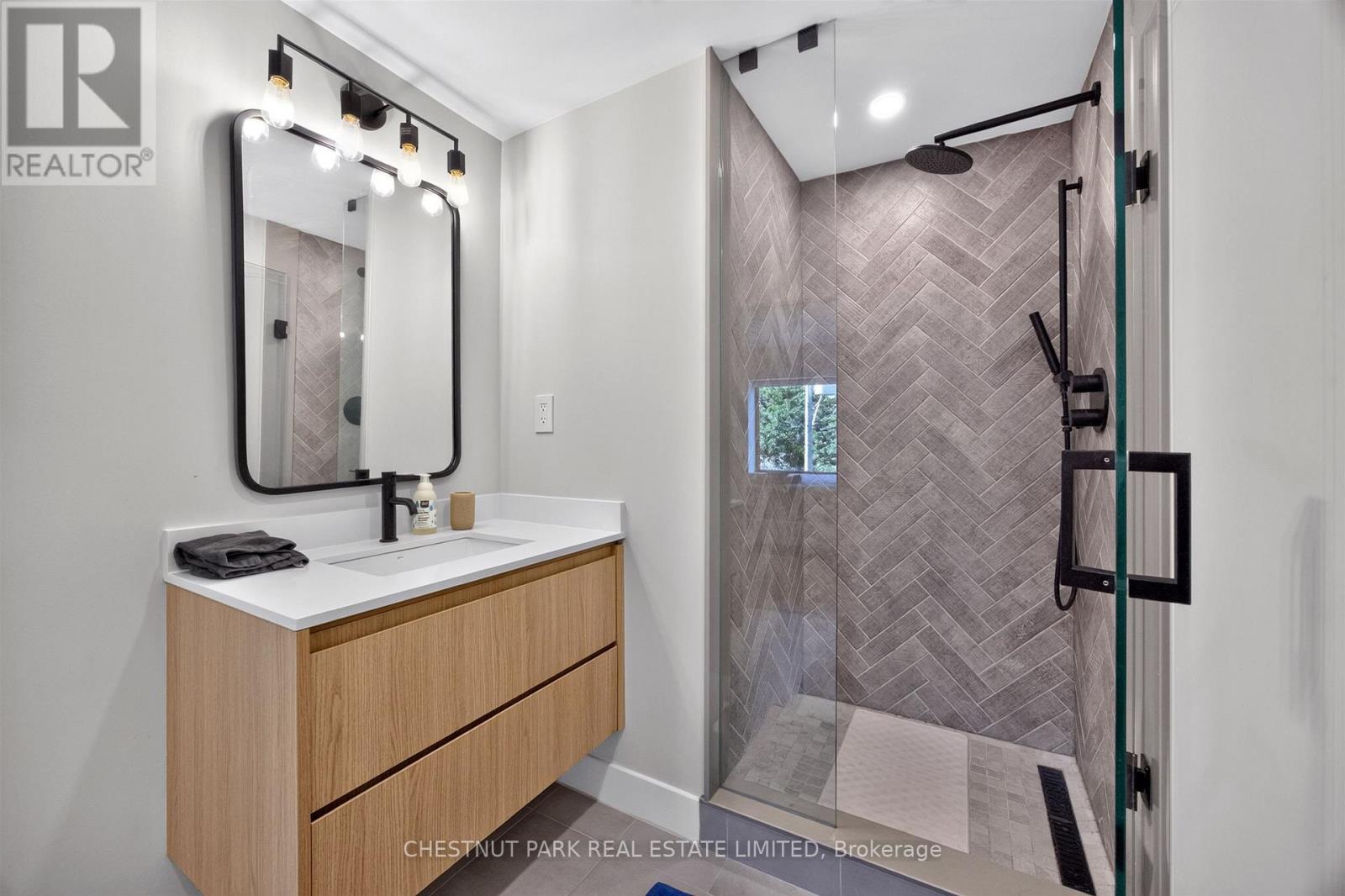 26 Caroline Avenue, Toronto, ON photo 32