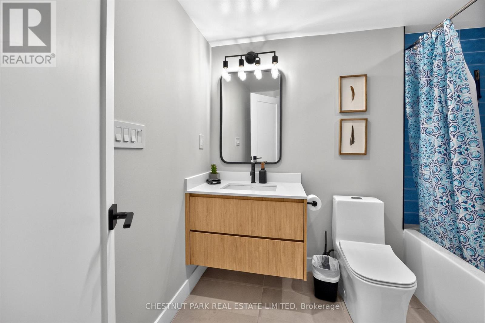 26 CAROLINE AVENUE - 34