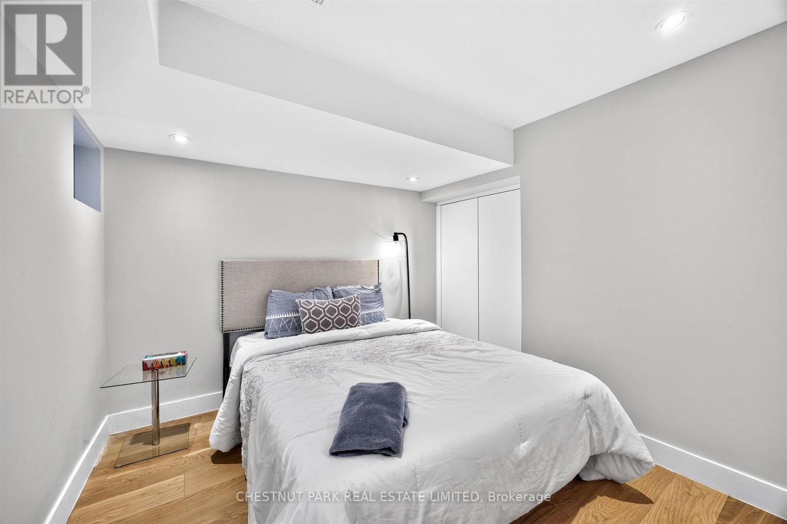 26 CAROLINE AVENUE - 40