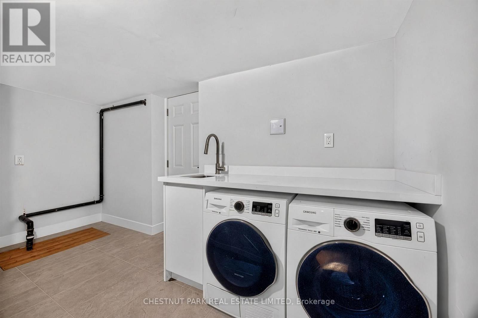 26 CAROLINE AVENUE - 45