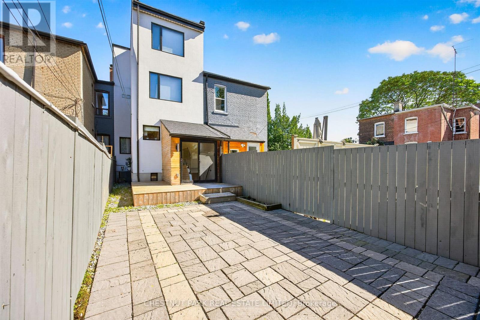 26 CAROLINE AVENUE - 47